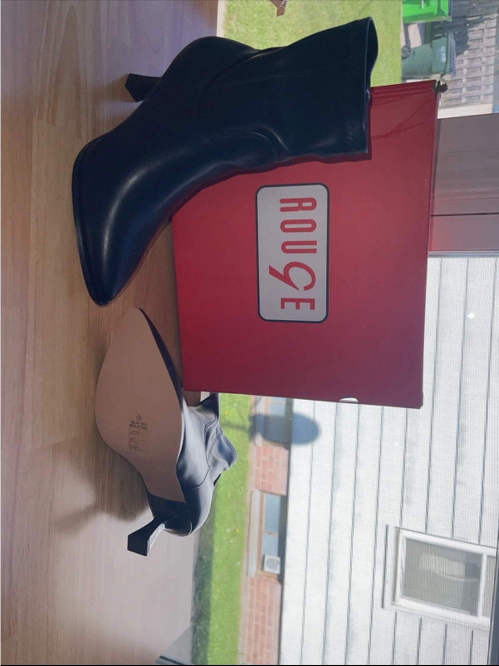 Rouge Helium Black Leather Pointed Ankle Booties